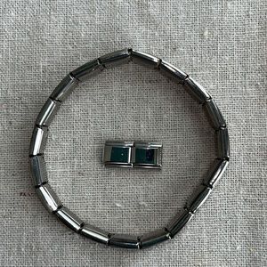 Unisex Italian charm interlocking modular link bracelet. Length 7 1/2in 19 links